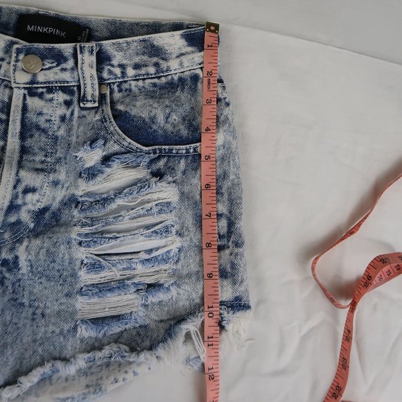 MINKPINK DENIM SHORTS - Picture 7 of 8
